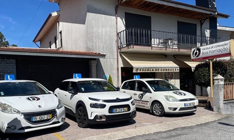 Carros de instrução da escola